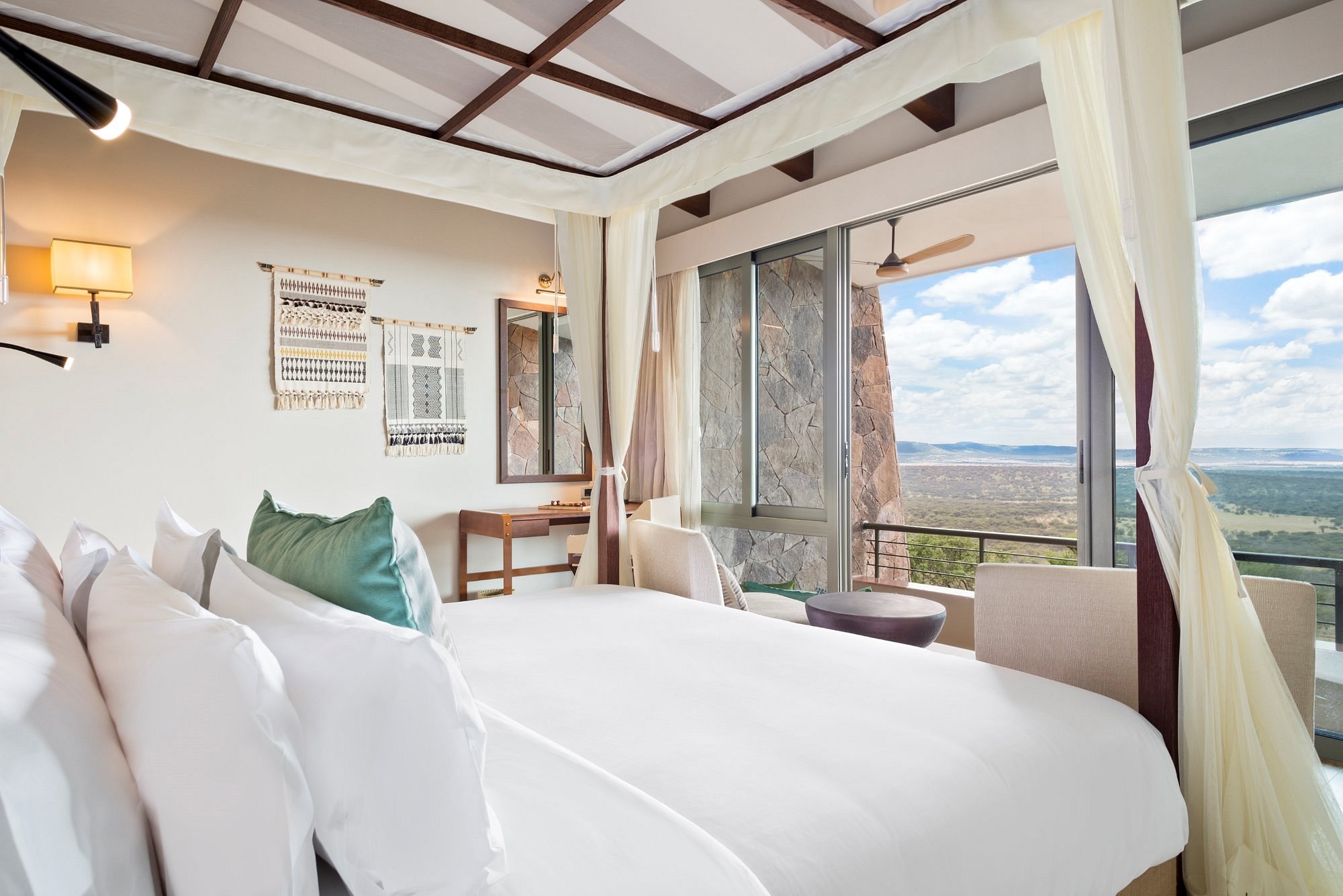  Premium Savannah Suite